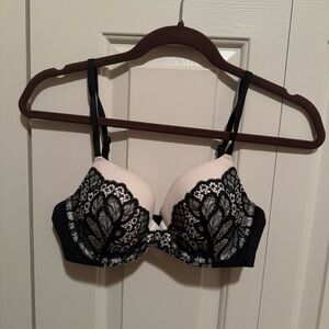 Auden lacey smooth t-shirt bra size 34B